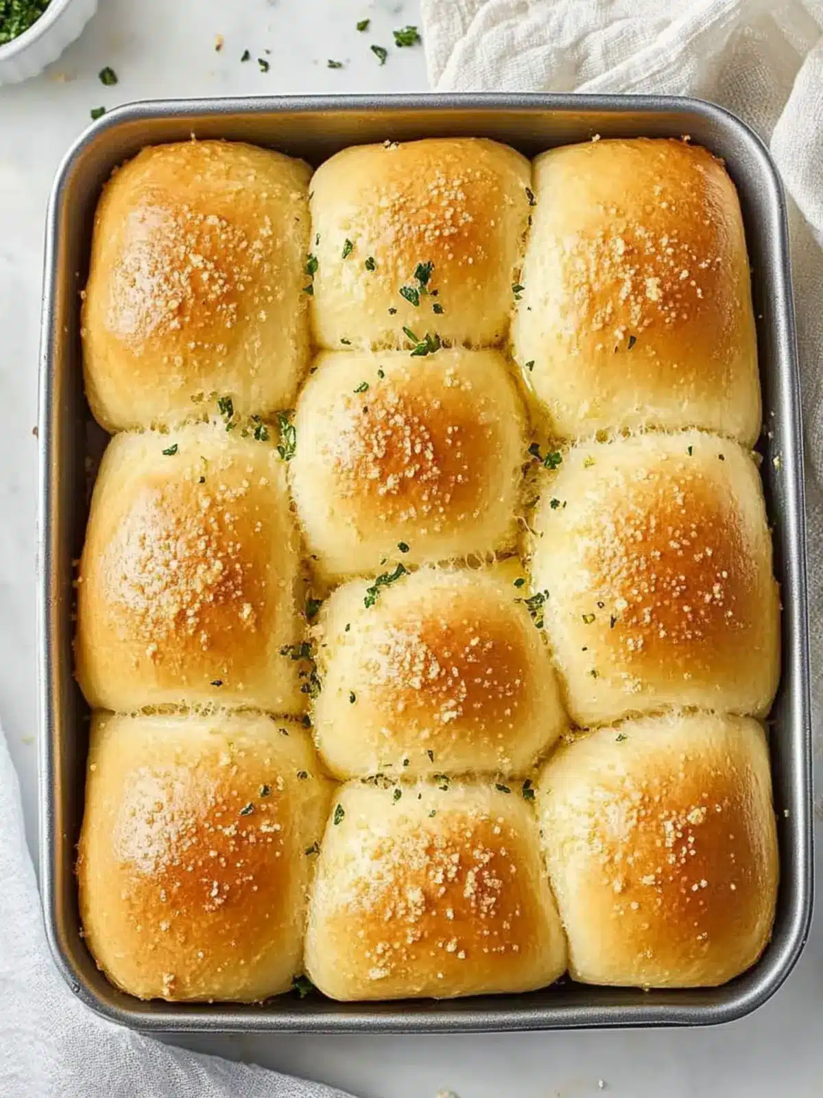 30-Minute Garlic Parmesan Dinner Rolls